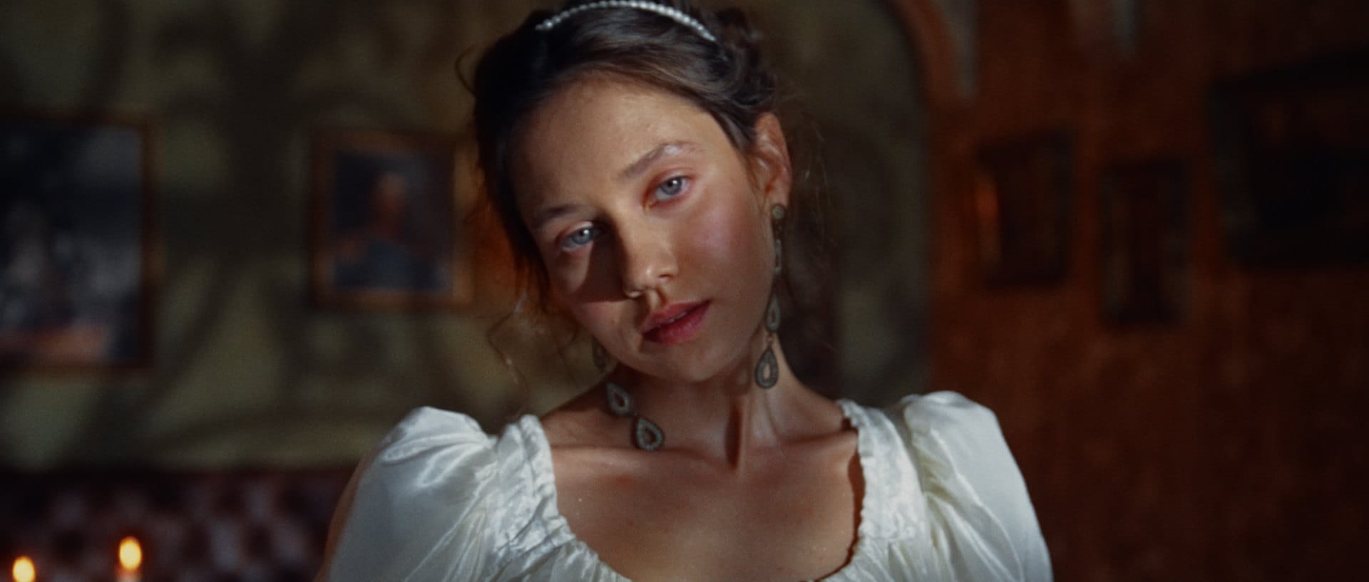 Period portrait, front — Nx 3-Strip v3.0
